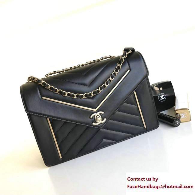 Chanel Lambskin & gold metal Chevron small/medium Flap Bag black